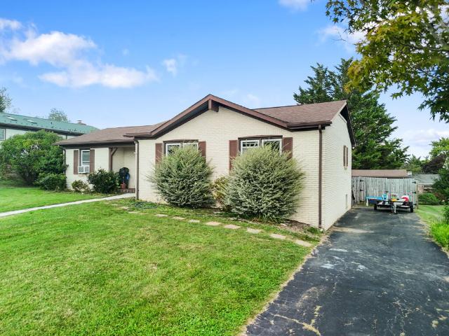 1250 Crest View Dr