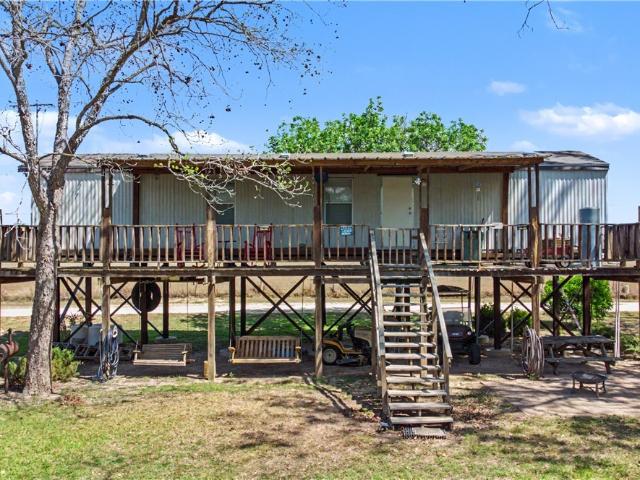 1250 Darst Creek Lane