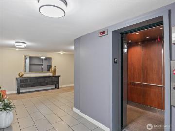 1250 Taylor Ave N, Unit 105, Seattle, WA 98109 | MLS #2495