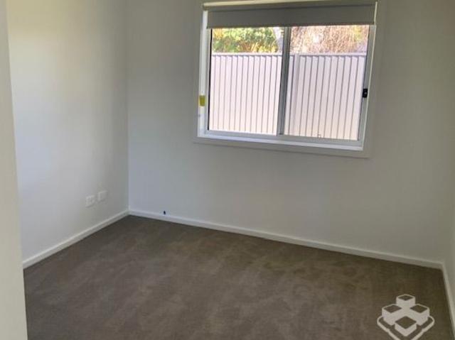 $1250.00 Per Week NEW 2 Living / 4 Bedroom / 2 Bath