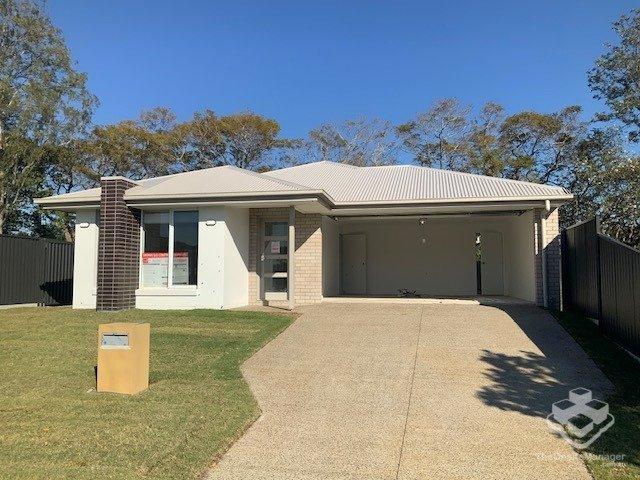 $1250.00 Per Week NEW 2 Living / 4 Bedroom / 2 Bath