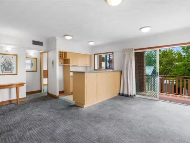1/251 Gregory Terrace, SPRING HILL House for rent Listed by A.