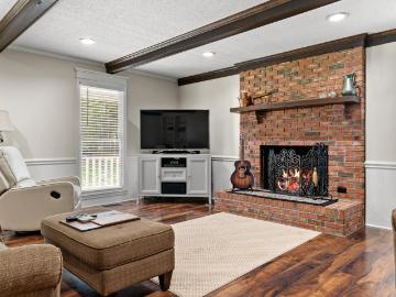 1251 Huntington Drive
