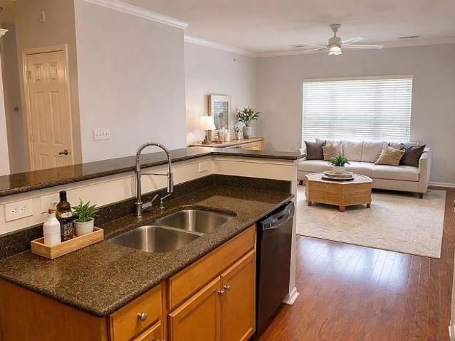 1251 Strassner Dr, Unit 2404, St. Louis, MO 63101 | MLS #11565