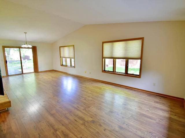 1252 Rolling Oaks Lane NW