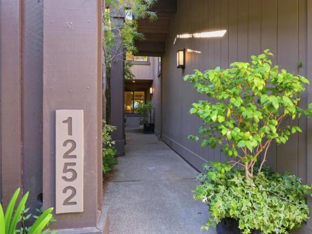 1252 Sharon Park Drive