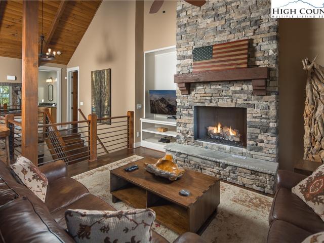 1253 Goldenrod Road