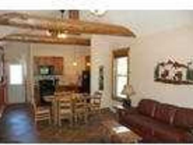 $125 / 2br BEAUTIFUL NEW CABIN KING BEDS HOT TUB & VIEWS DISCOUNT!