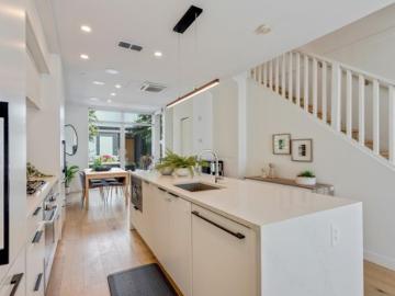 125 6 Rd Street E, North Vancouver, BC, V7L 1G6 townhouse for sale | Listing ID R3136 | Royal LePage