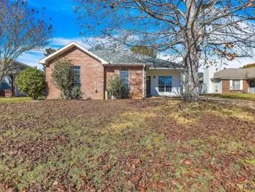 125 COTTON LAKES BLVD, WETUMPKA, AL 36092