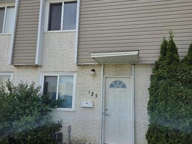 125 Cornell Ct Nw, Edmonton, AB, T5C 3C3 townhouse for sale | Listing ID E4496 | Royal LePage