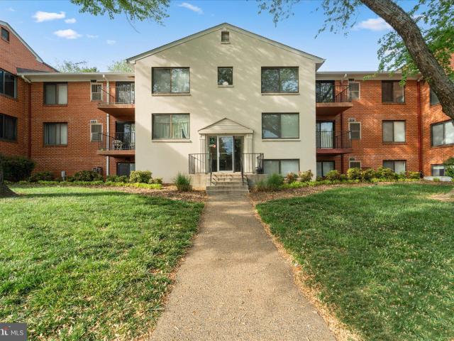 125 Clubhouse Dr SW, Unit 11, Leesburg, VA 20175 | MLS #VALO2119
