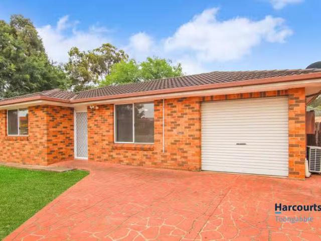 125 Armitage Drive, GLENDENNING, NSW 2761 House for Rent
