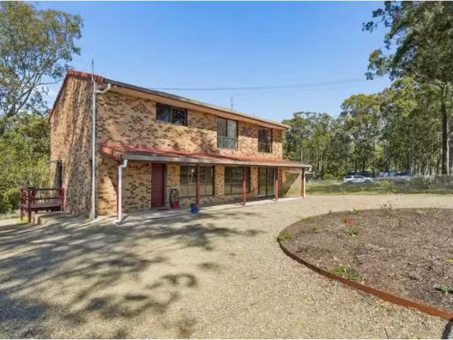 125 Bark Hut Road, Woolgoolga House for rent Listed by Whitne.