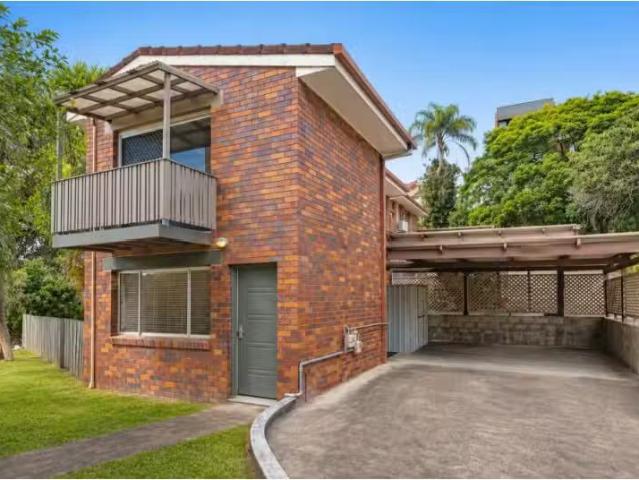 1/25 Barradine Street, GREENSLOPES Townhouse for rent Listed.