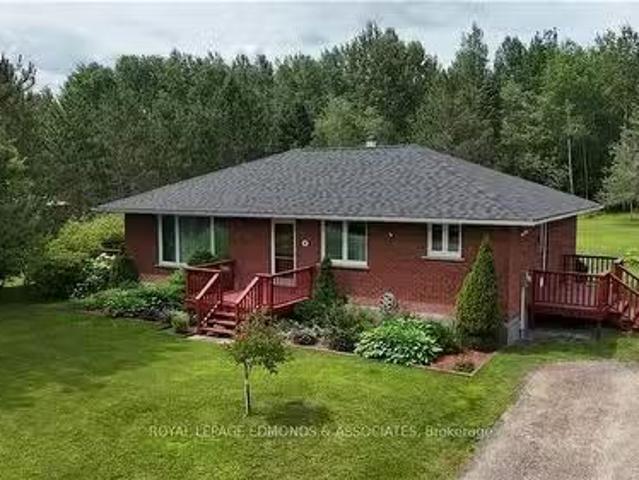 125 Griffith Wagner Road, North Algona Wilberforce, ON, K0J 1X.