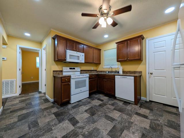 125 Dixie Drive NE