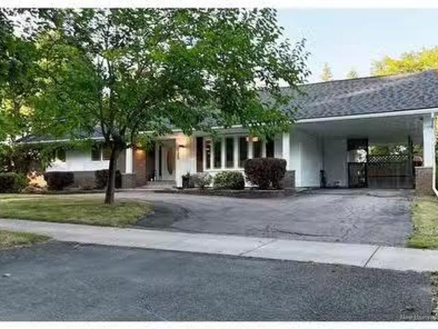 125 Eglinton St, Fredericton, NB, E3B 2V9 house for sale Li.