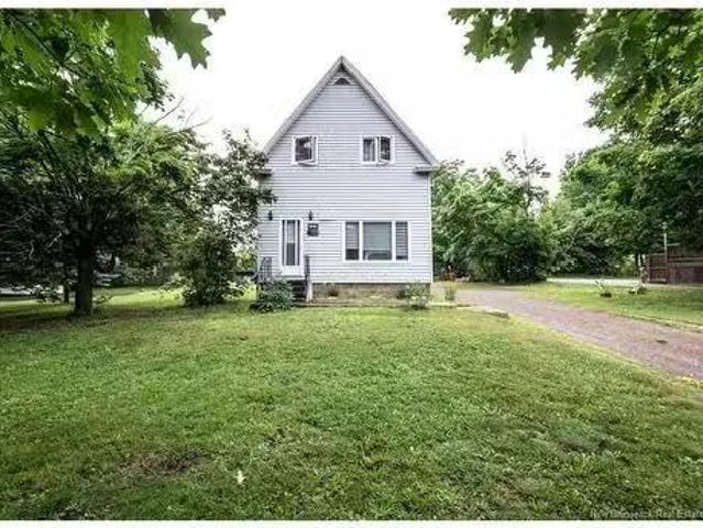 125 Elmwood Dr, Moncton, NB, E1A 1X2 house for sale Listing.