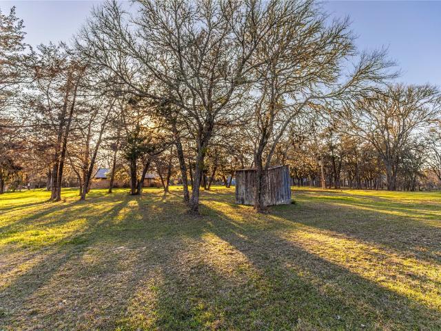 125 Forrest Ln, Brenham, TX 77833 | MLS #25187