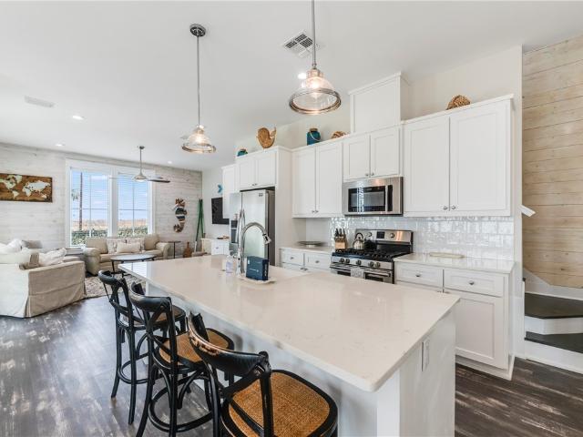 125 Fish Hook Ln, Port Aransas, TX 78373 | MLS #469725