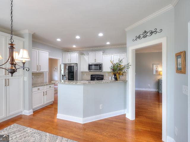125 Hawthorn Way