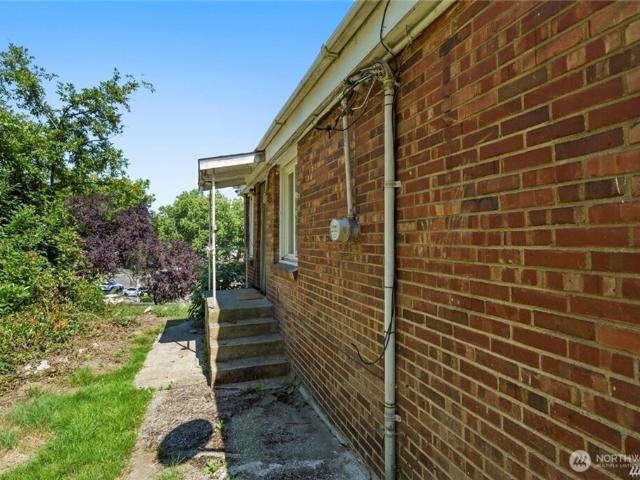125 Hayes Place SW # 1 & 2