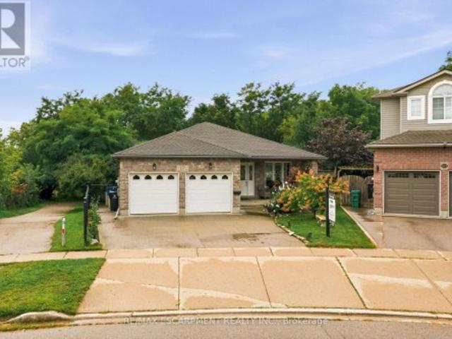 125 Langlaw Drive, Cambridge, ON, N1P 1H9 house for sale | Listing ID X13766 | Royal LePage