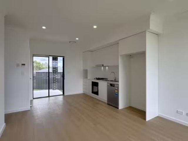 1/25 Leyland Circuit, LOCHINVAR House for rent Listed by Tom.