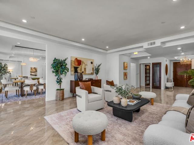 125 N GALE Drive 306