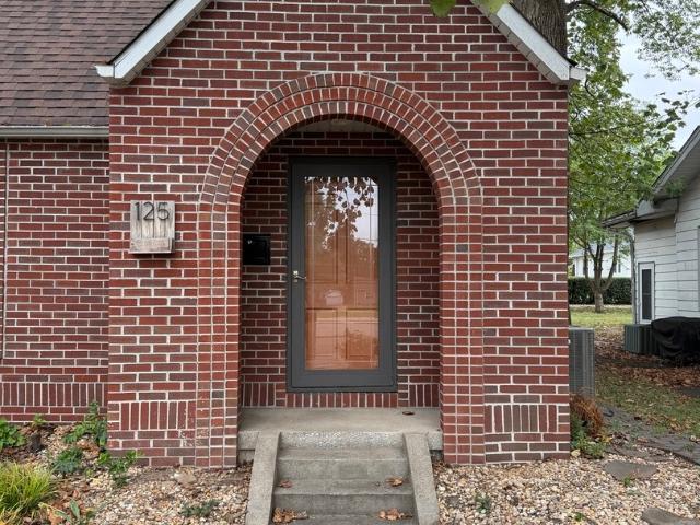 125 S Onstott Avenue