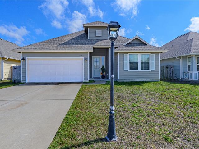 125 Shadow Moss Ln, Rockport, TX 78382 | MLS #475228