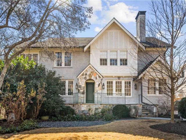 125 Palisades Road NE