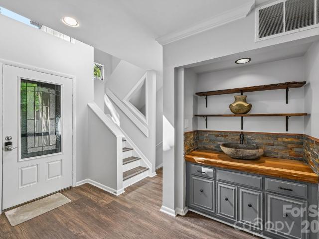 125 Pine Grove Circle