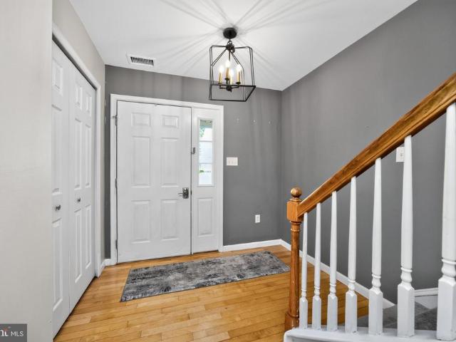 125 Red Oak Ct Court
