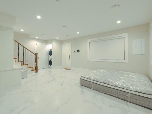 125 West 46th Avenue apartment — Vancouver, BC 2 Bedroom 2 Bedroom