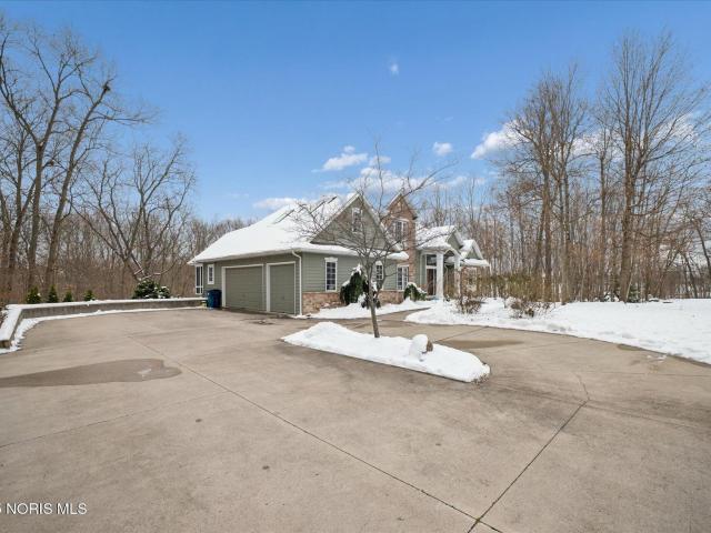125 Turnberry Dr, Bryan, OH