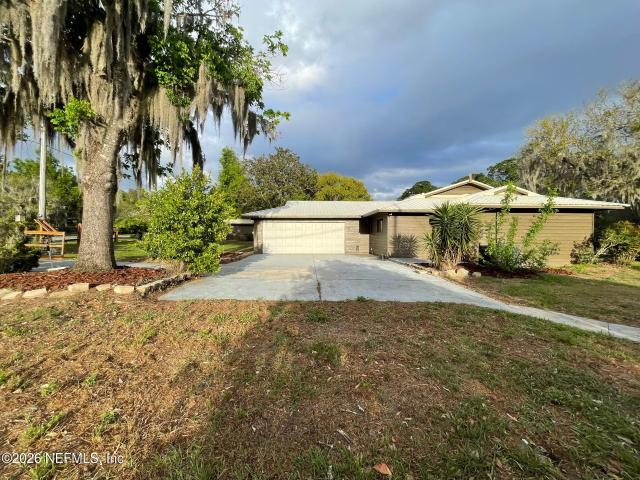 125 Twin Lake Grove Dr, Interlachen, FL 32148 | MLS #2138