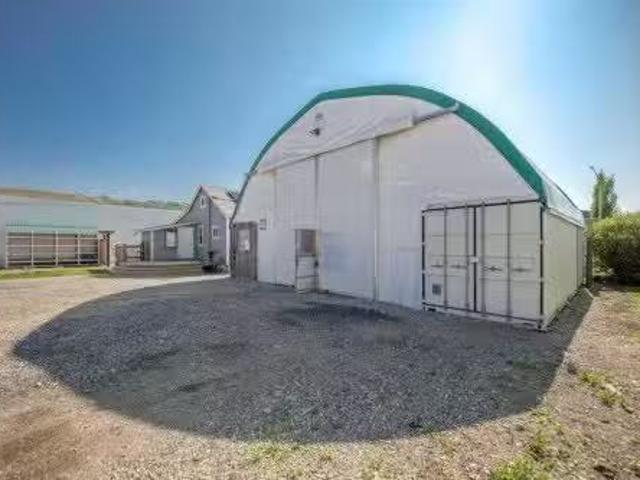 125B River Avenue, Cochrane, AB, T4C 2C2 commercial for leas.