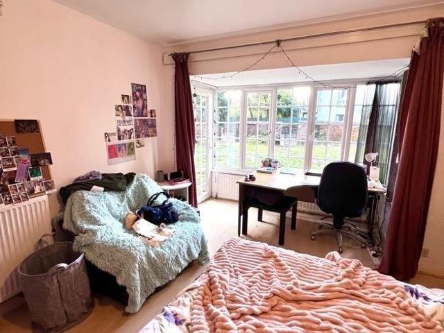 £125pppw incl bills 7 Bed on 11 15. 7 bed terraced house to rent £3,953 pcm £912 pw