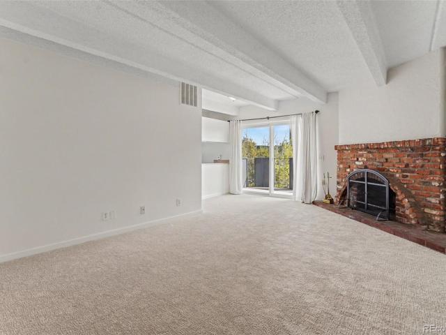 1265 N Race Street # 601