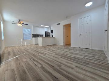 12660 Ashford Point Dr, Unit 402, Houston, TX 77082 | MLS #69611