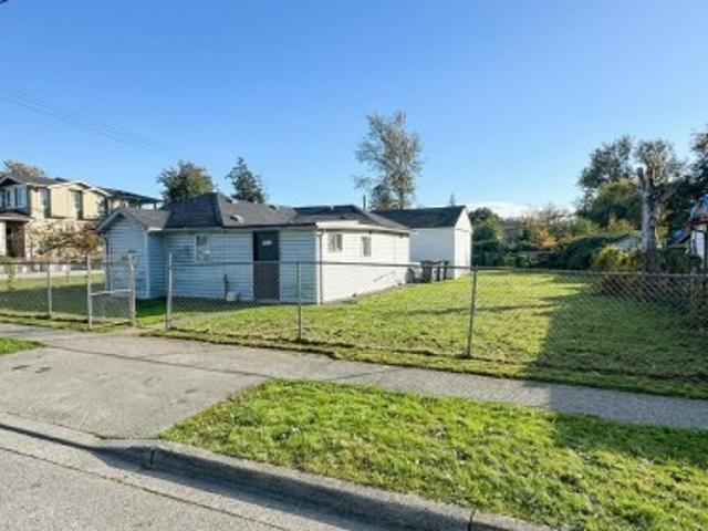 12666 Avenue, Surrey, BC, V3V 3N9 house for sale | Listing ID R3172 | Royal LePage