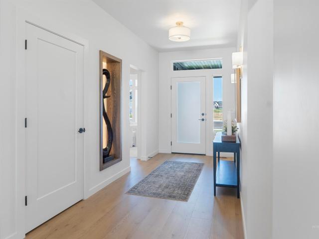 1266 Crestview Dr