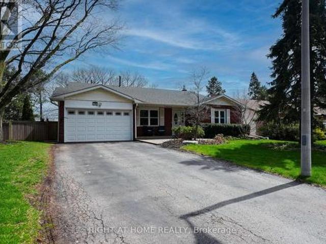 1266 Lakeview Drive, Oakville, ON, L6H 2M8 house for sale | Listing ID W13737 | Royal LePage