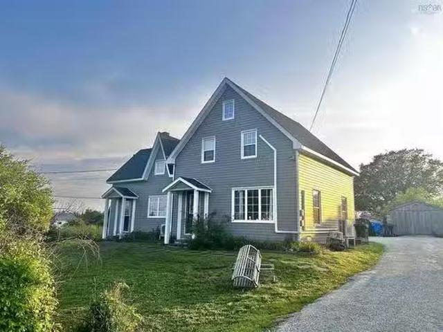 1268 Highway 335, Middle West Pubnico, NS, B0W 3S0 house for.