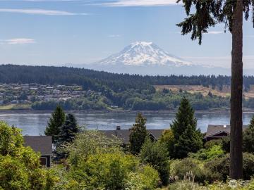 1268 Pilchuck Dr FI