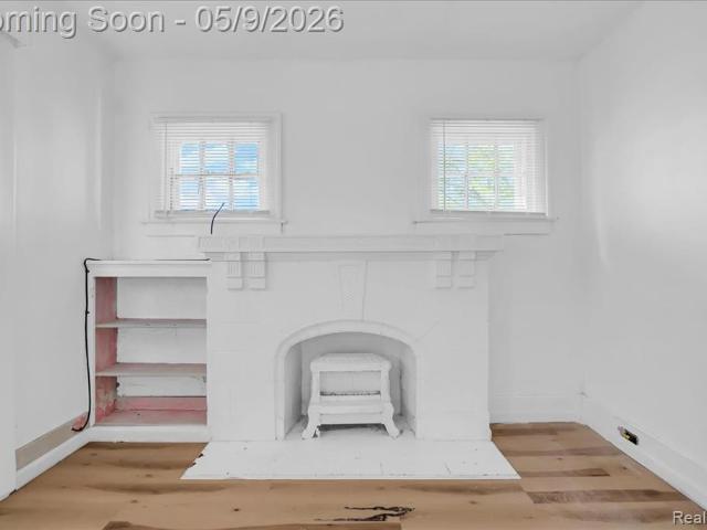 12699 Greenlawn Street