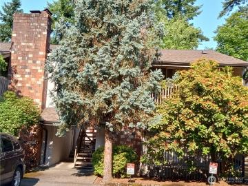12602 NE 118th St, Kirkland, WA 98034 | MLS #2465