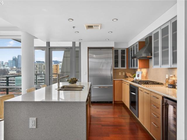 1260 nw naito pkwy #908b, portland, us, or